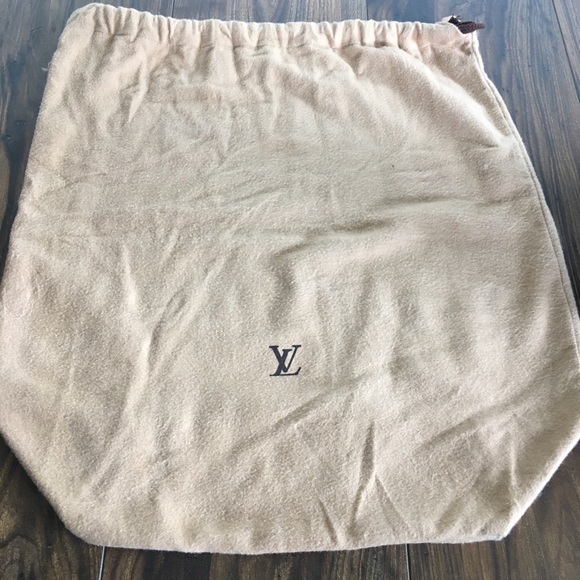 Authentic LV Louis Vuitton Elipse PM Bag - Picture 11 of 16